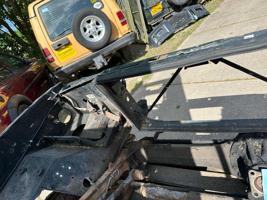 Land Rover Discovery 300 Frente cortada carroçaria