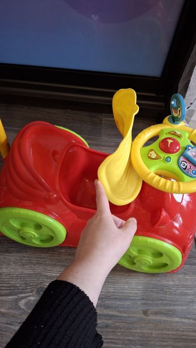 Машинка толокар Chicco