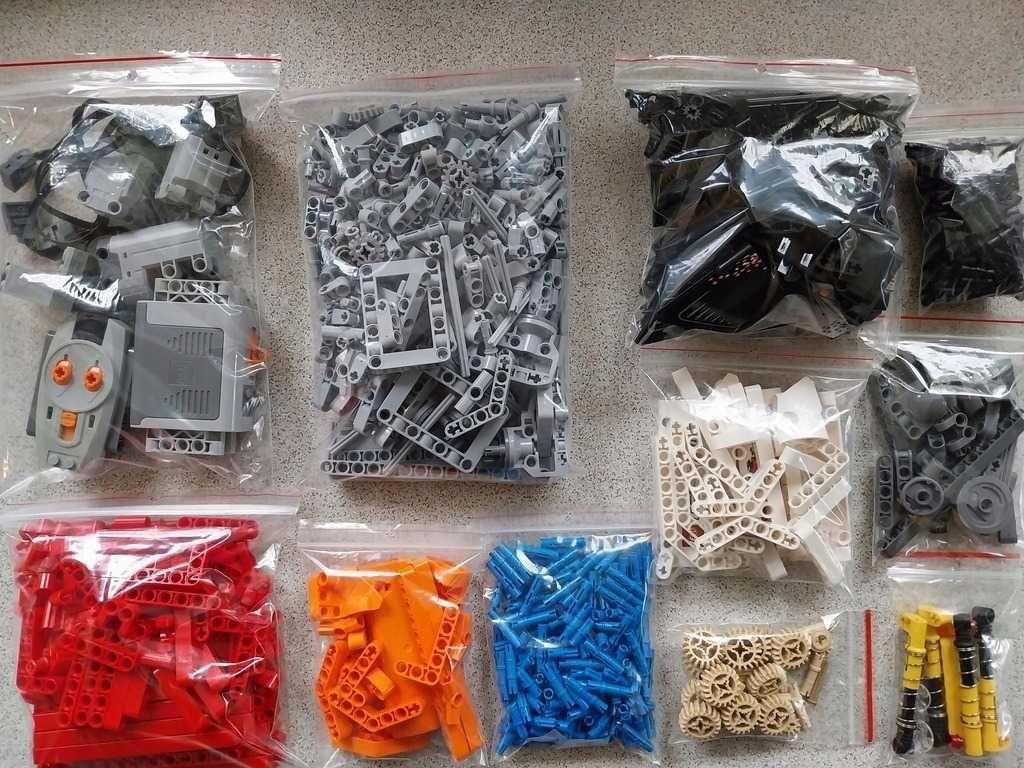 LEGO Technic 9398 - Wóz z napędem 4x4