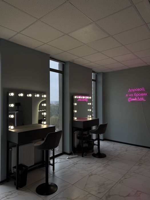 Аренда стола бровиста/кушетки