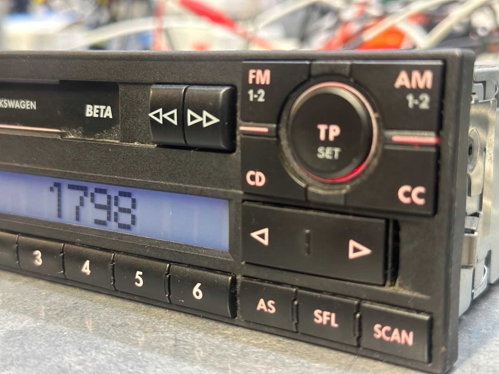 Fabryczne Radio VW Beta Passat Golf Transporter Caravele Lupo Fox