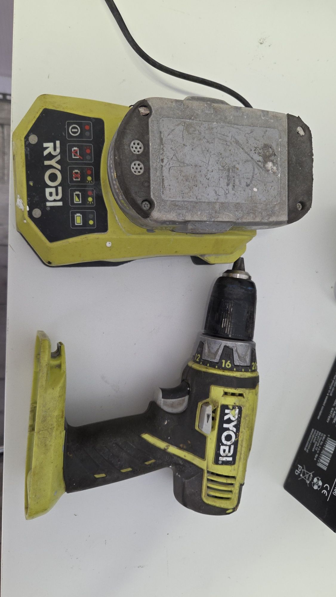 Ryobi one+ wkrętarka + ładowarka + uszk. Bateria