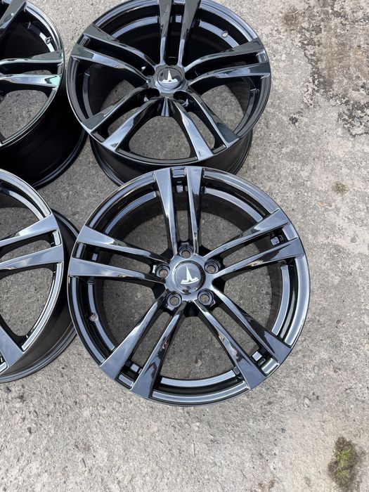 Tesla Model 3 диски R18