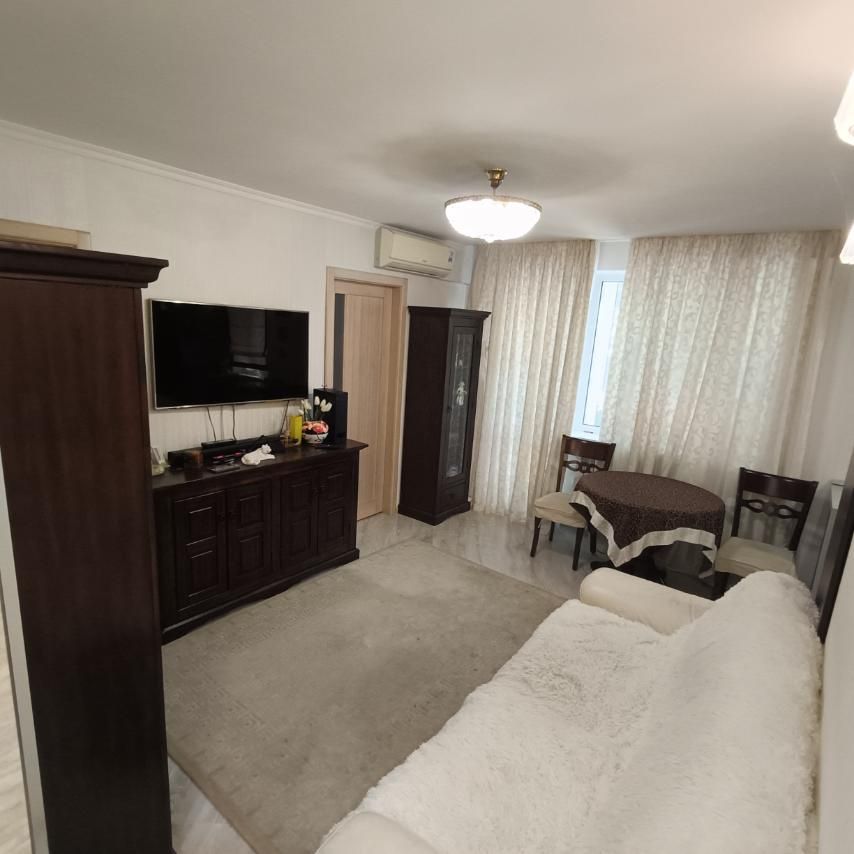 Продаю 3 ком кв Парковая 3/5 кирпич, ремонт, мебель, техника