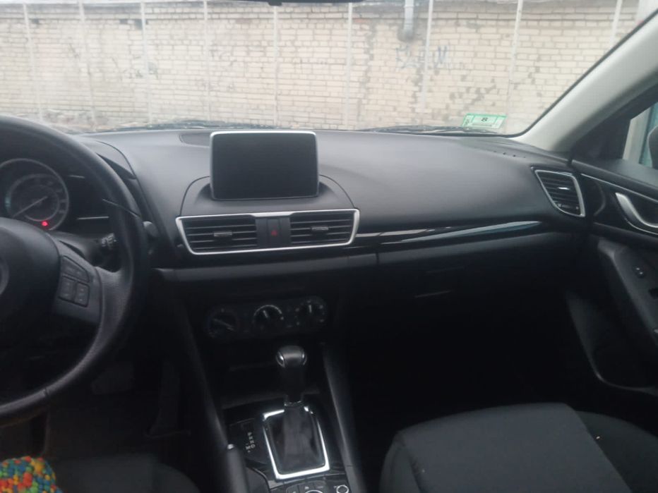 Автомобіль марки MAZDA3