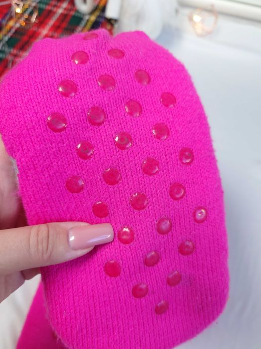 Bardzo ciepłe różowe zimowe skarpetki ocieplane futerkiem w środku