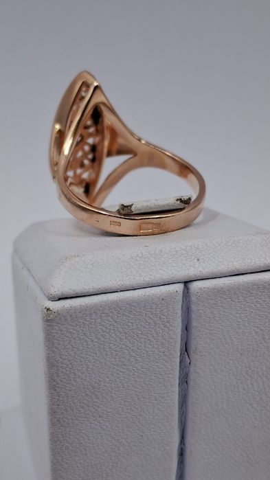 Золота каблучка 583