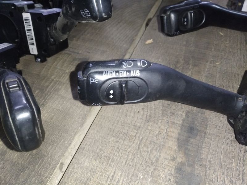 Переключатель Поворотов и Дворников Стрекоза Гитара Passat Golf Audi