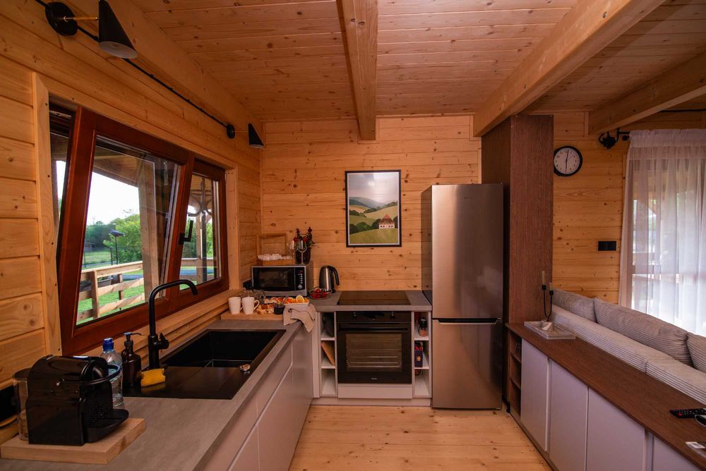 Domek Roztocze - szczelnie ogrodzony. Ognisko. Jacuzzi - Balia. Sauna.