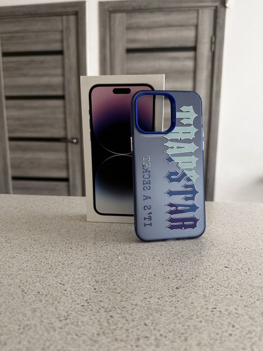 Чохол на IPhone..