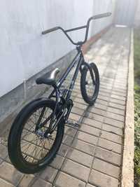 Продам трюковой велосипед Bmx