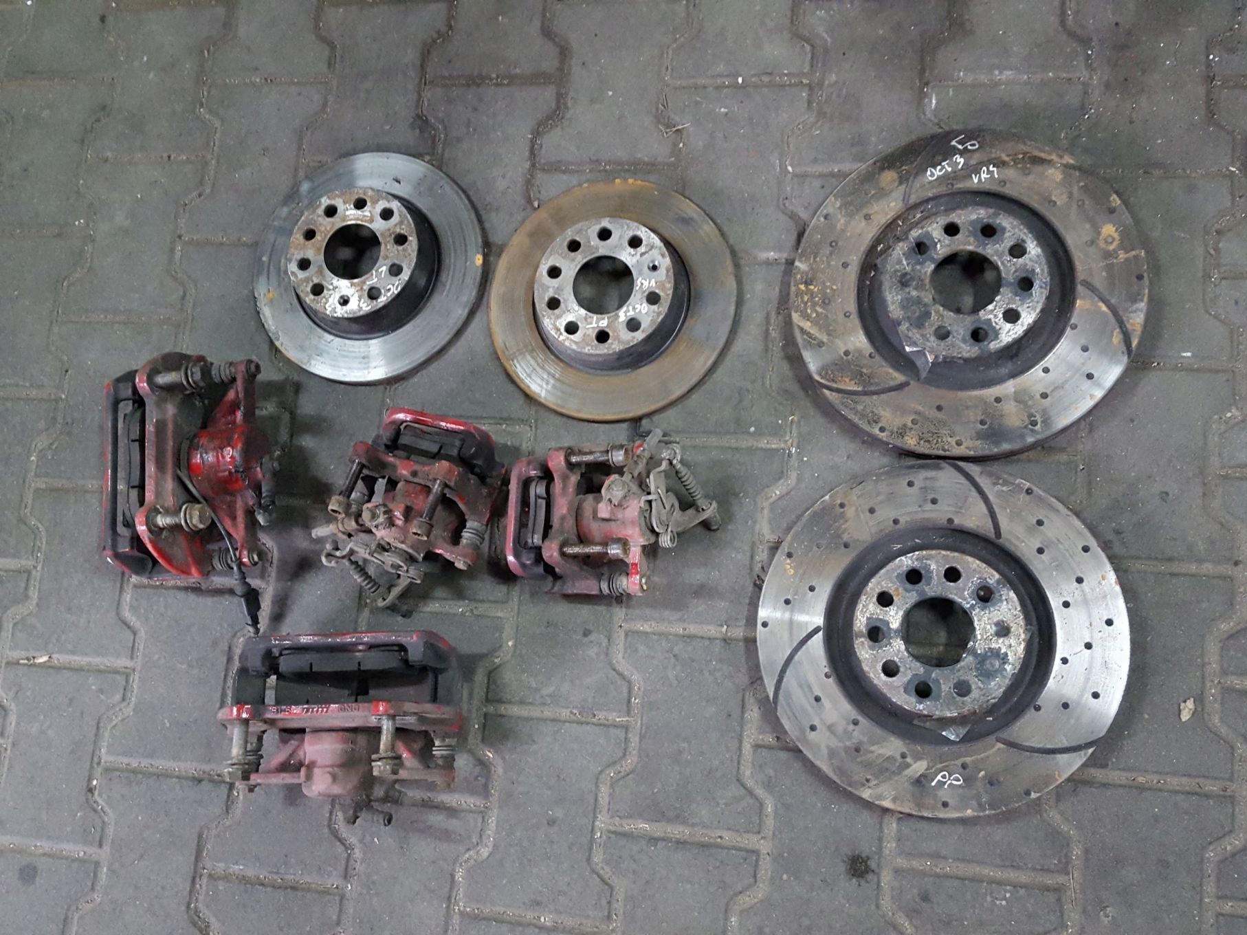 SKODA OCTAVIA 2 II RS VRS ZACISKI TARCZE PRZÓD 340MM TYŁ