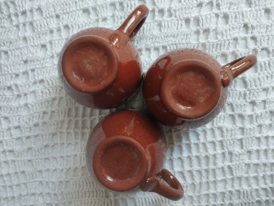 Ceramika bułgarska filiżanki i spodeczki