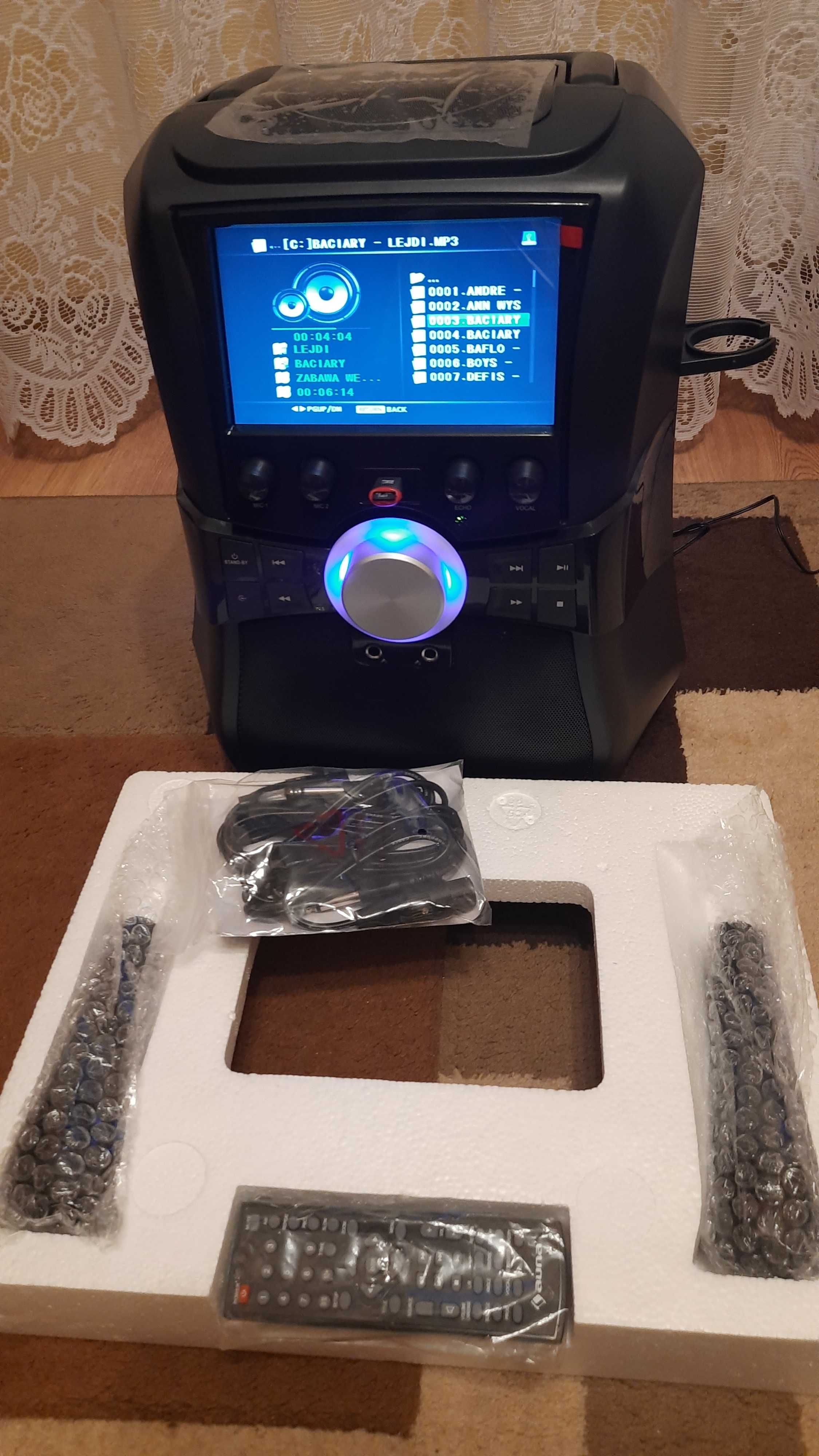 Zestaw multimedialny CD/DVD, USB, BT,  TFT 7", 2 mikr., akumulator