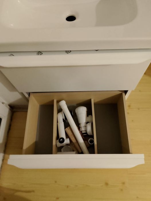 Umywalka +szafka lazienkowa