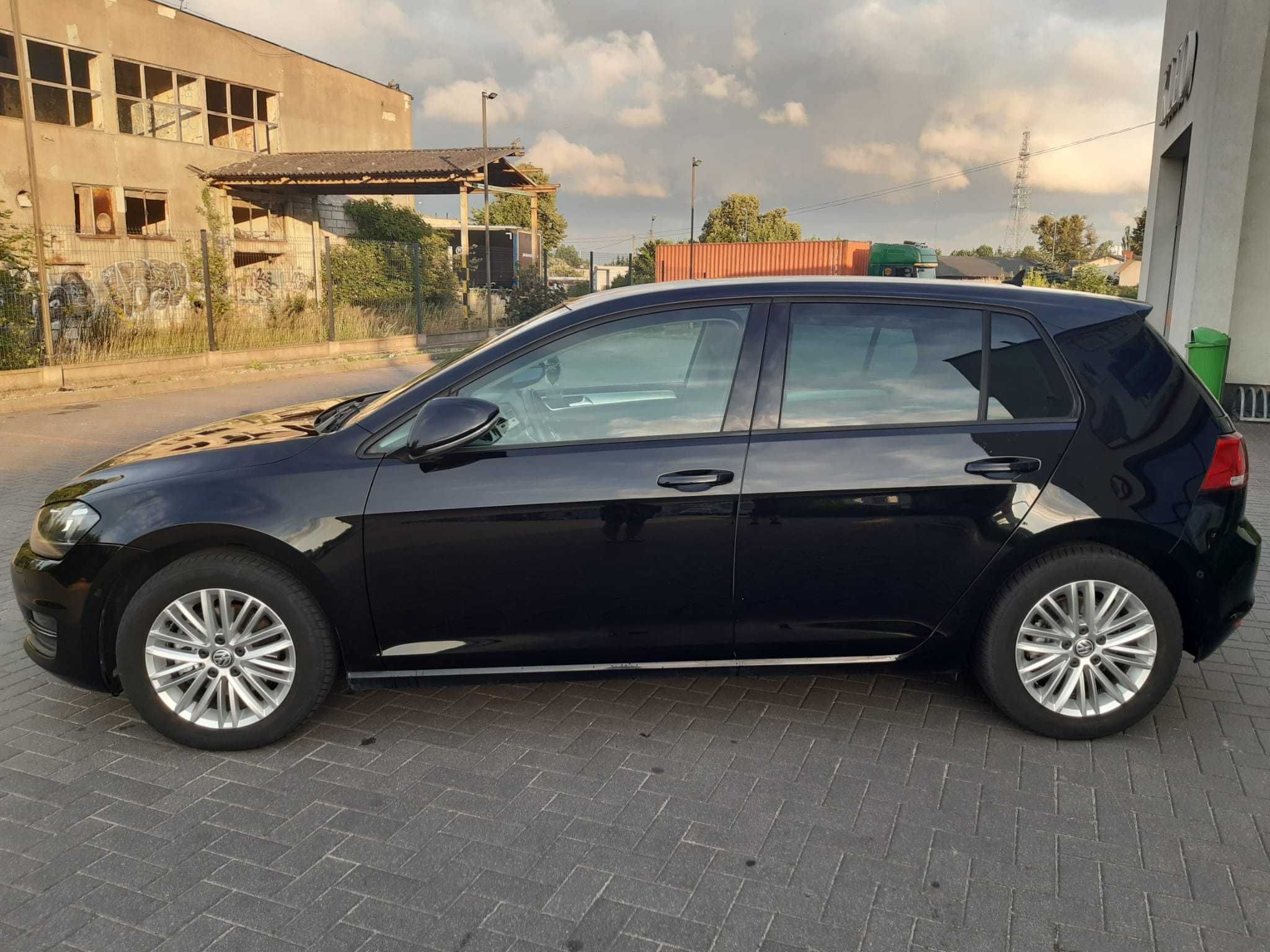 VW Golf VII 2.0 TDi 150 KM 2014 rok Wyposażenie Highline Dynaudio