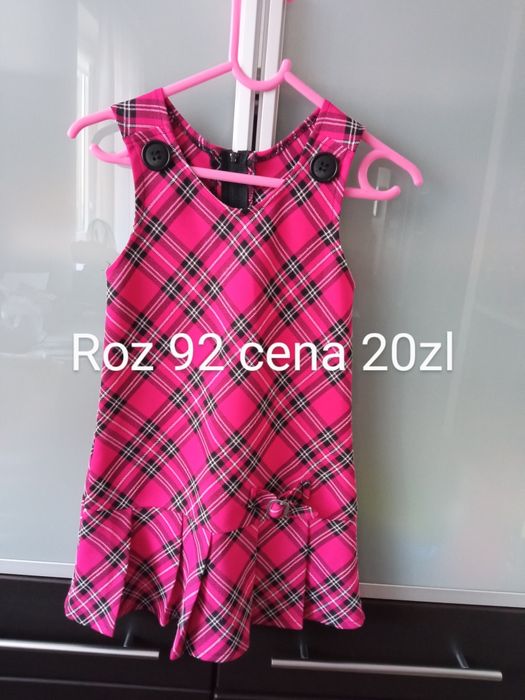 Sukienka w kratę dla dziewczynki