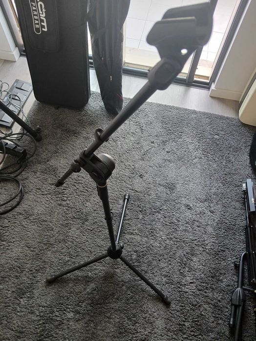 Suporte de palco para microfones preto