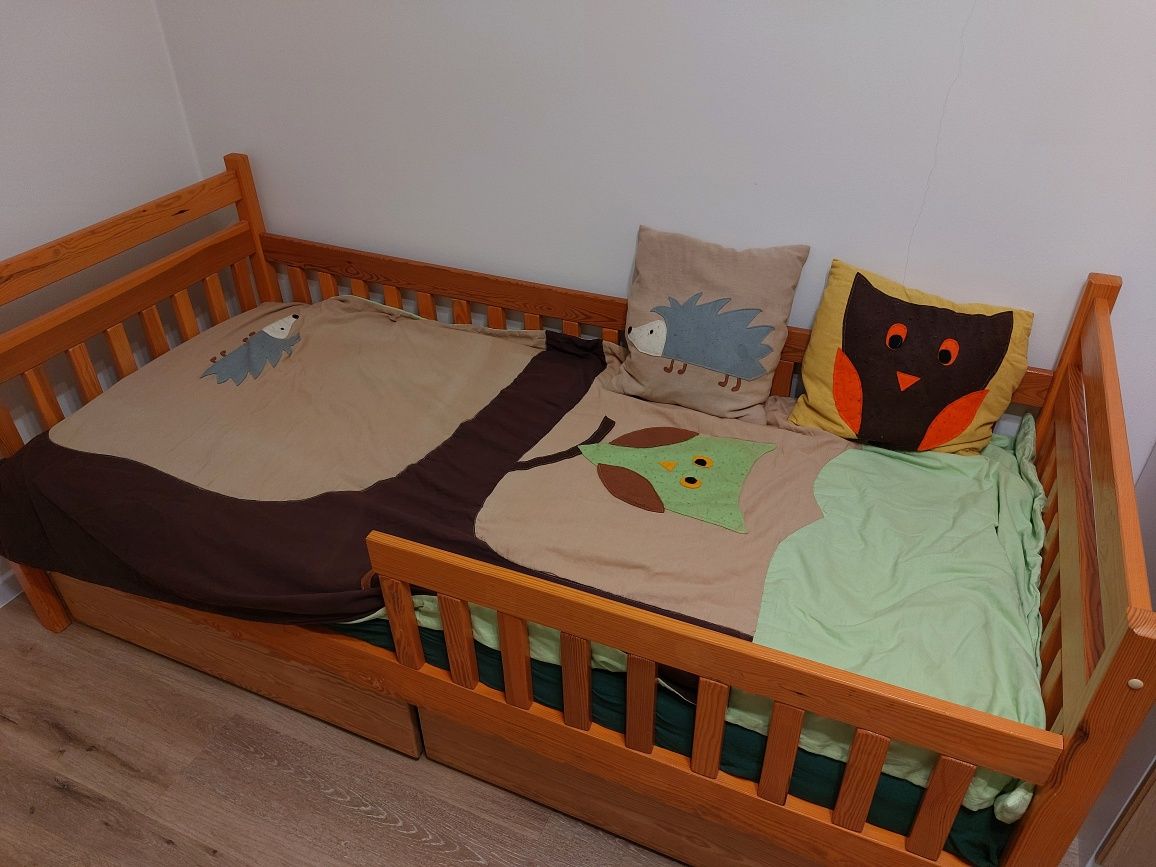 Łóżko drewniane 180 x 80 z szufladami i stelażem (+dodatki)