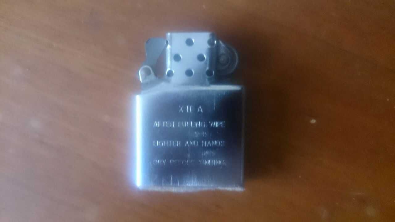 Продам Запальничка зиппо разом з чохлом