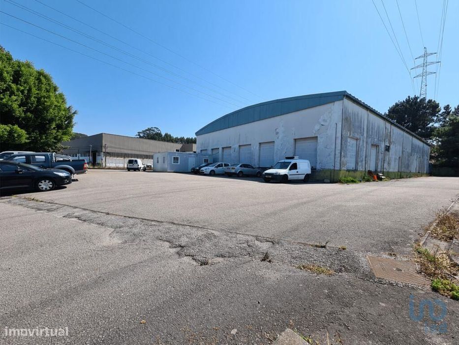 Armazém T35 em Mafamude e Vilar do Paraíso de 1760,00 m2