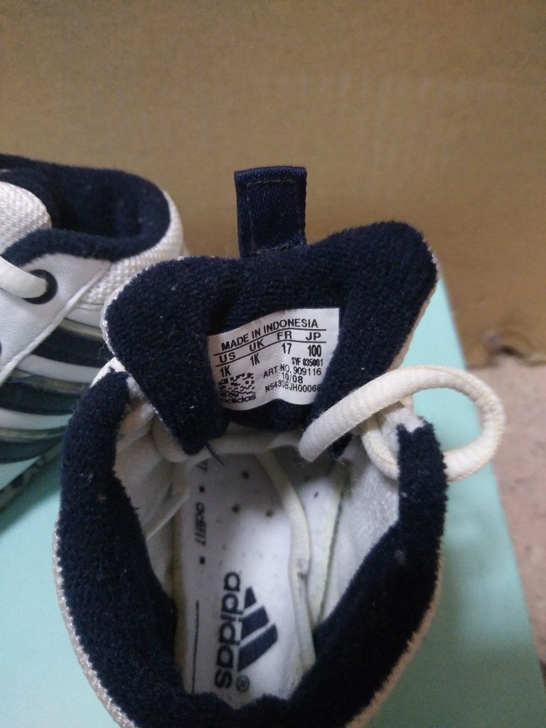 Buciki sportowe dla maluszka niechodki Adidasa roz 17