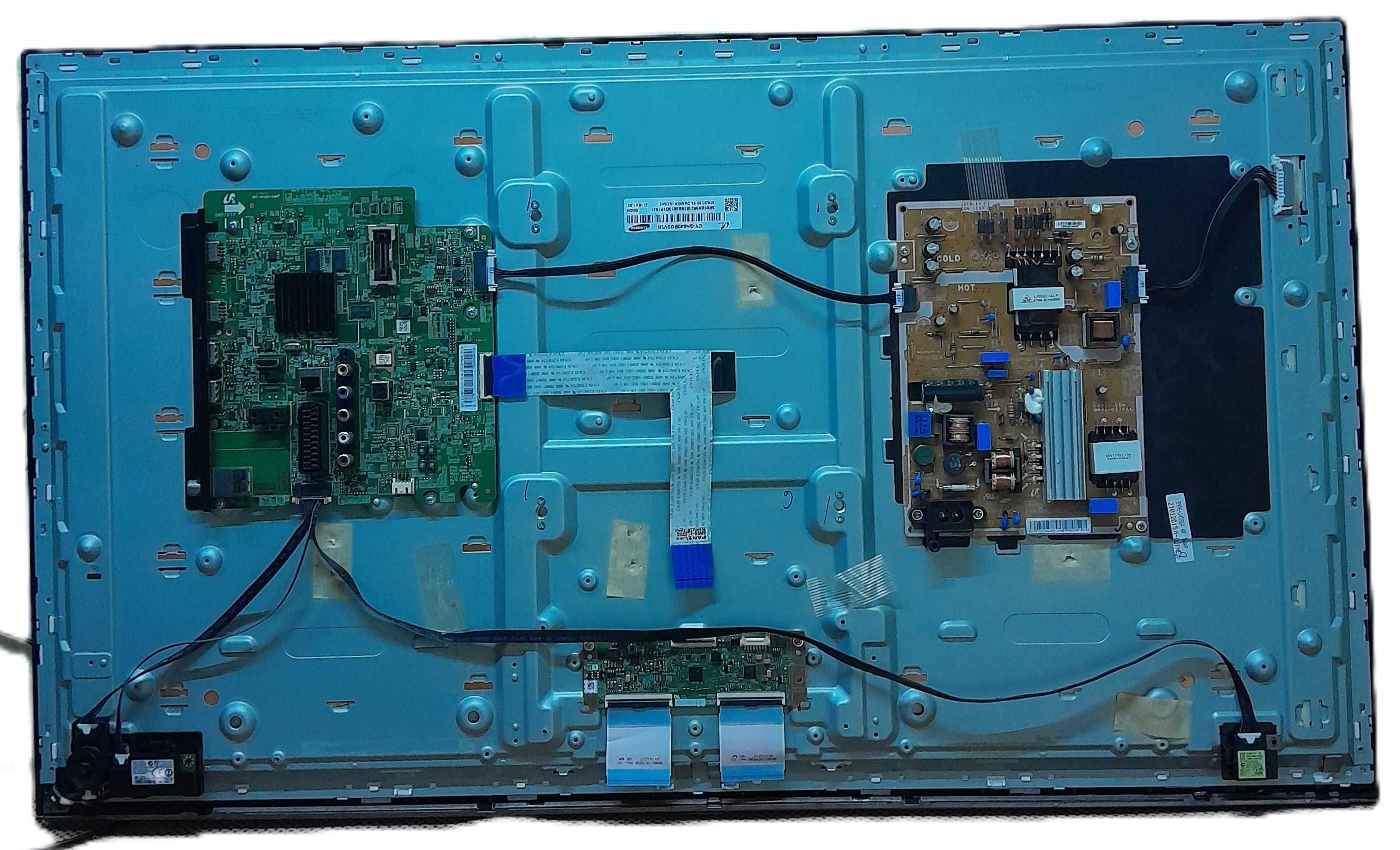 Televisão Samsung UE40H5500AW vendo as peças
