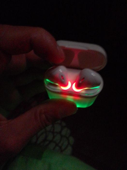 Продам блютуз наушники