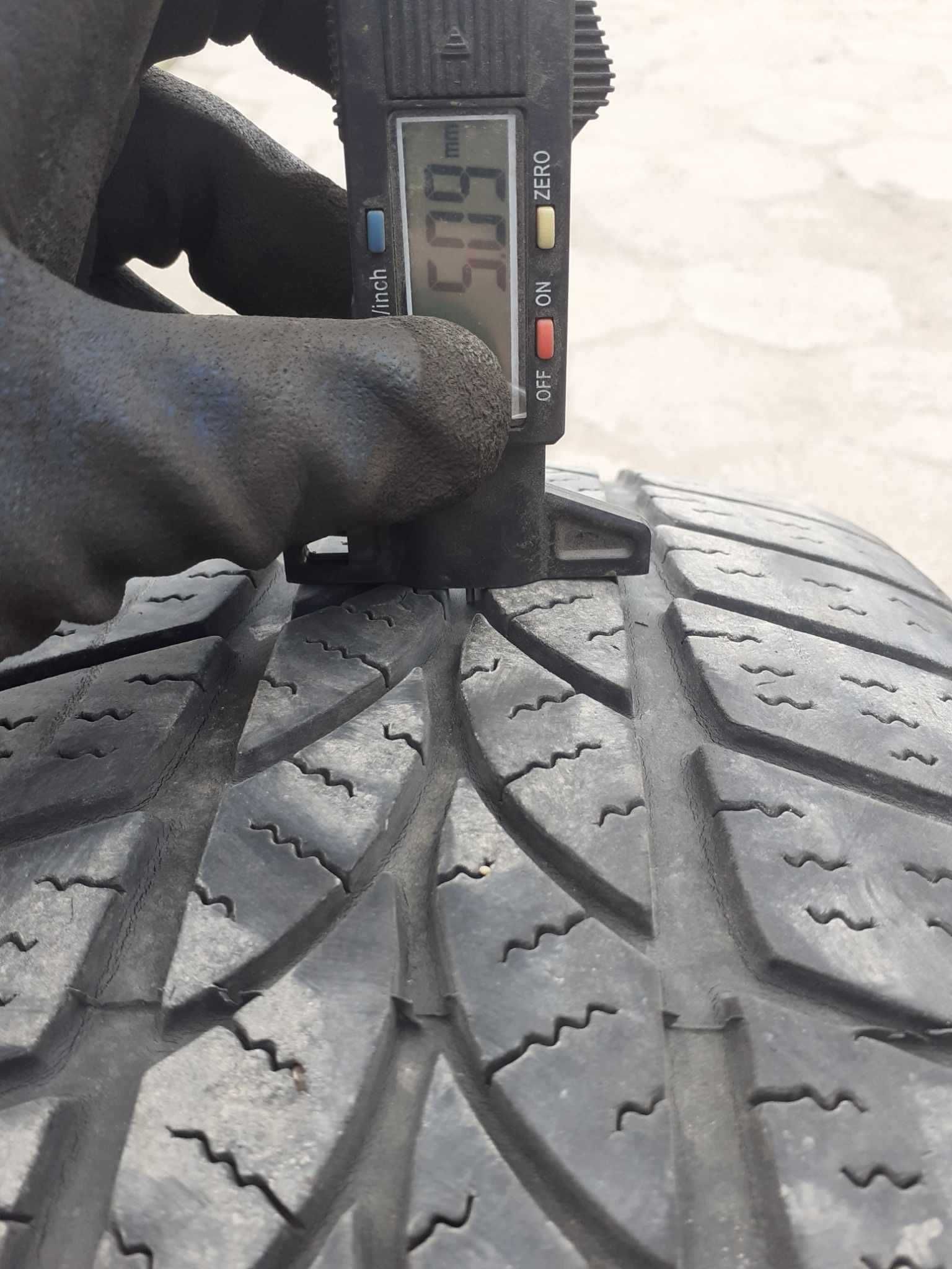 2x używane opony zimowe 205/55 R16 Taurus 5mm - możliwy montaż
