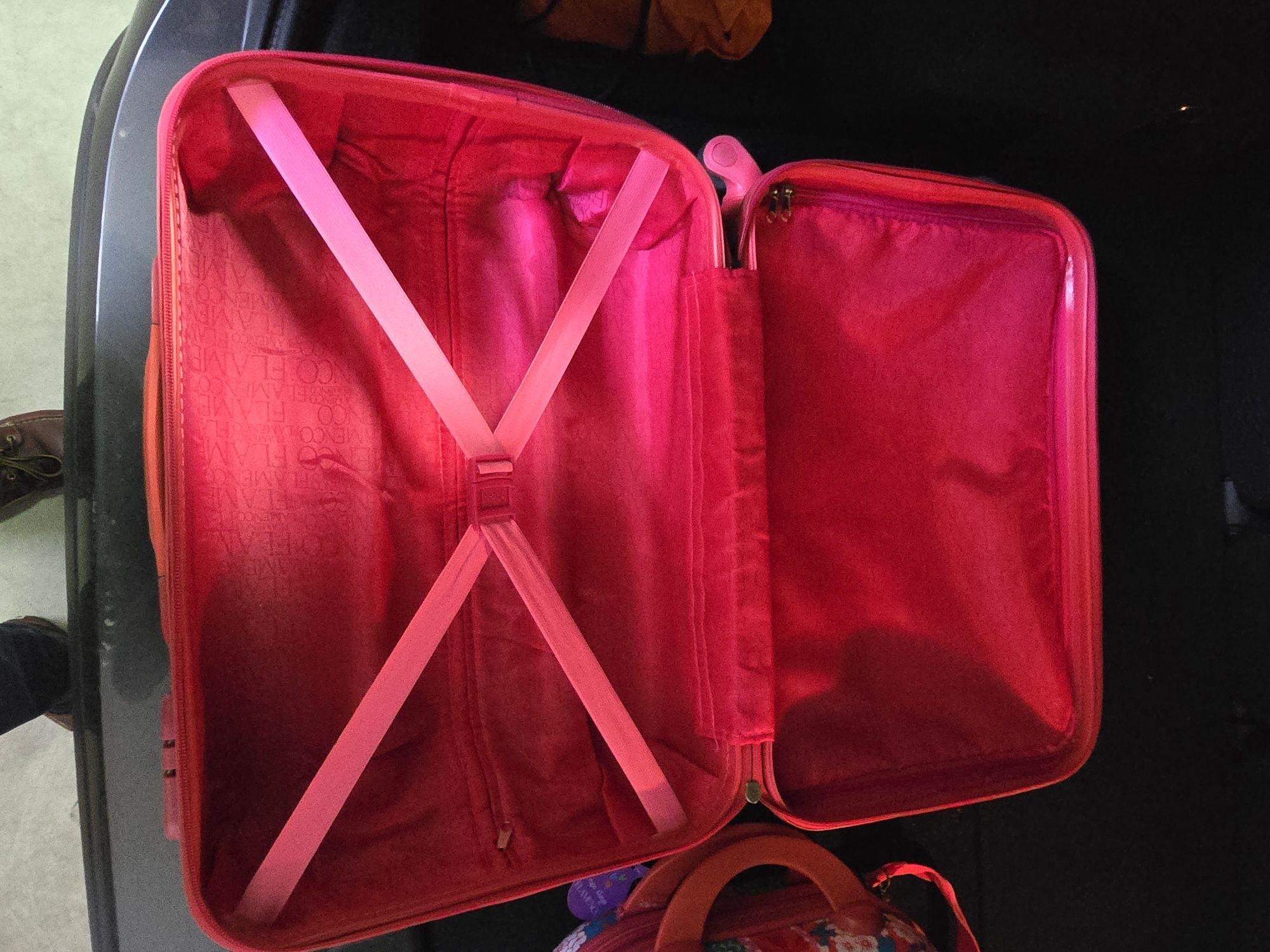 Mala viagem e necessaire