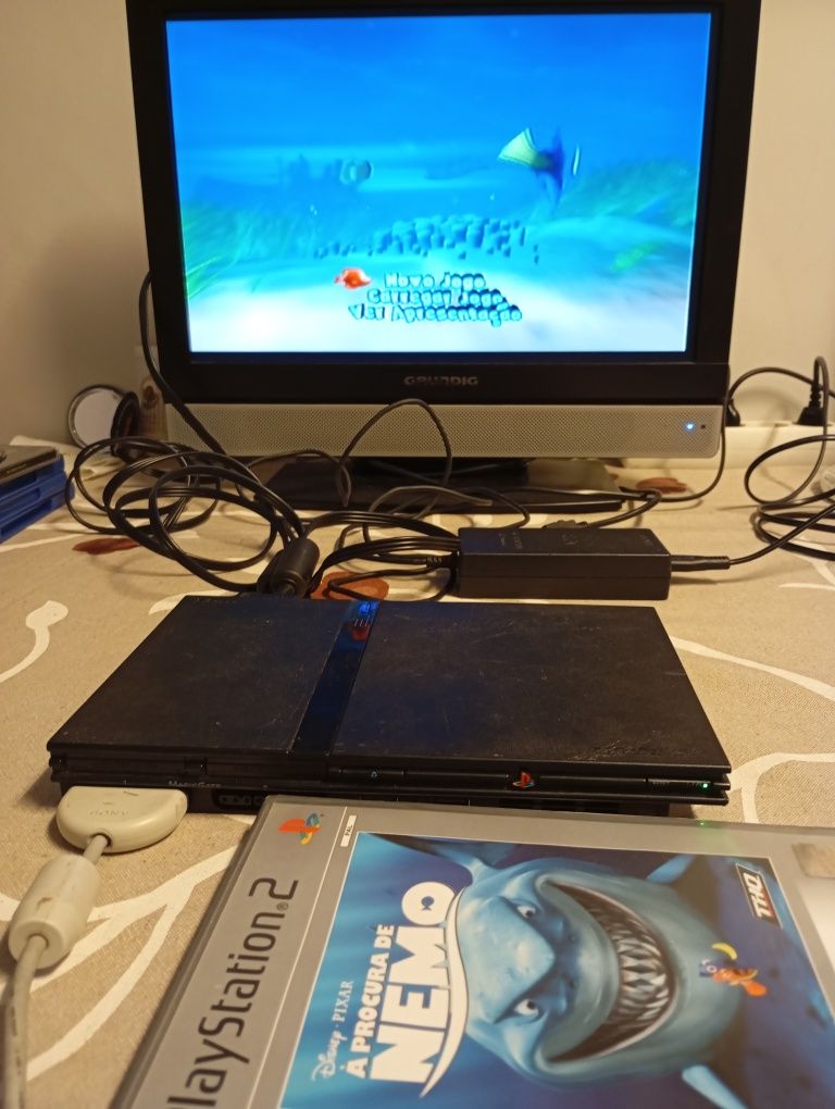 Ps2 Slim com cabos