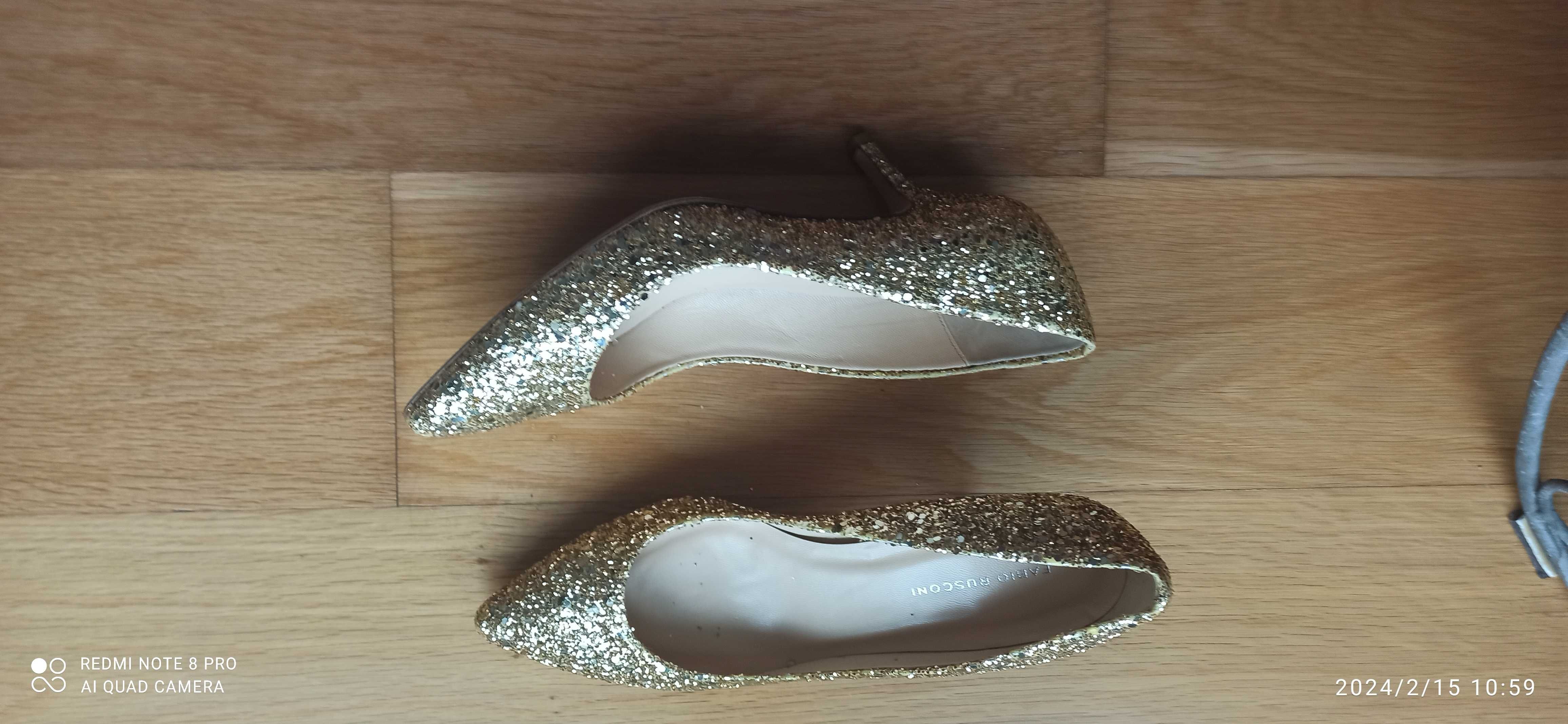 Sapatos scarpin  dourados, "Fabio Rusconi",n.º 37, novos