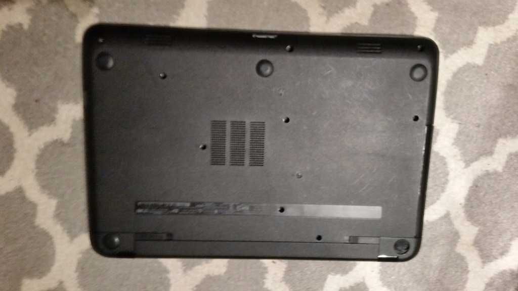 HP 15-R101NW N2840 4 GB 128GB SSD Stan bdb biały