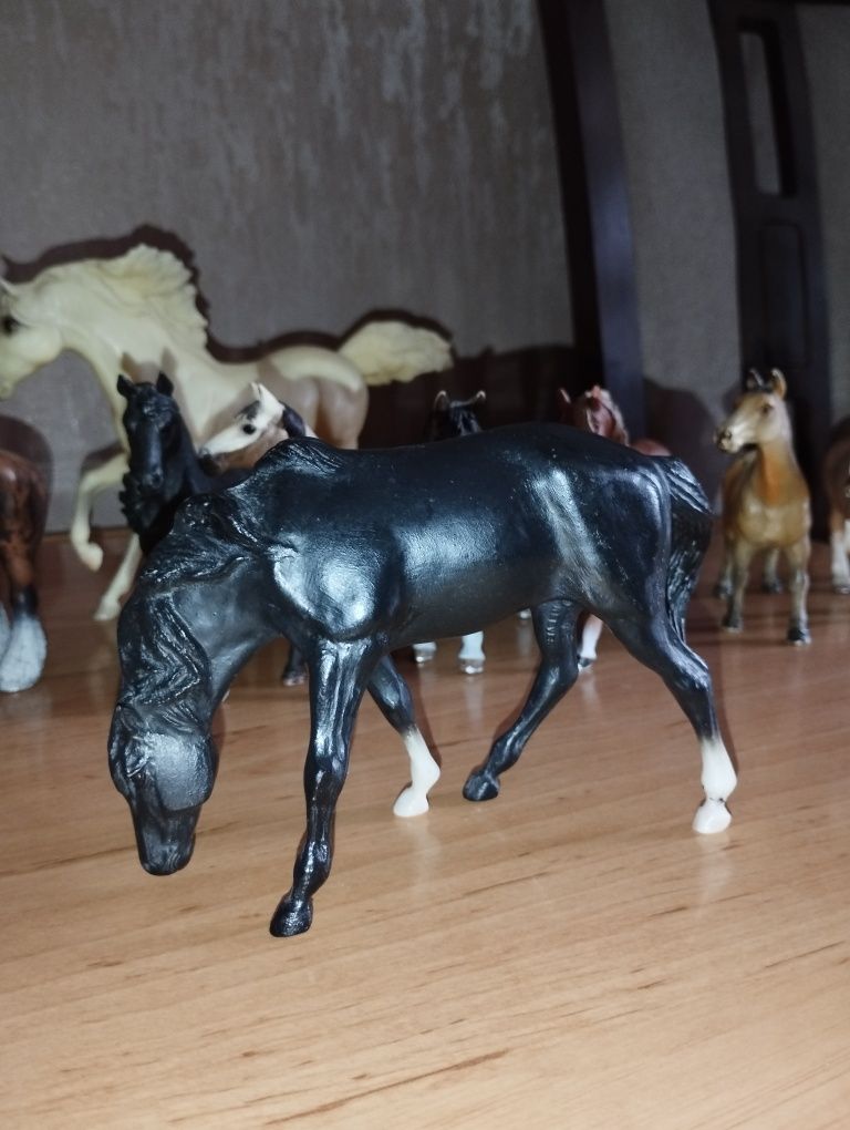 Фигурки лошадей Schleich ( Шляйх) и Breyer (Брейер)