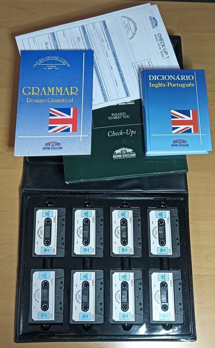 Curso de inglês em cassete e DVD.
