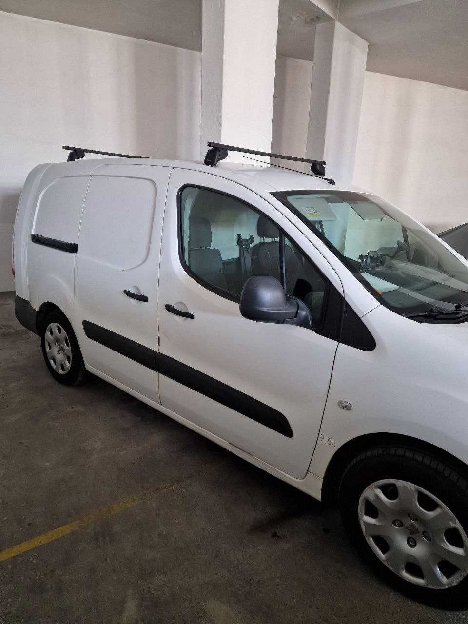O carro de garagem