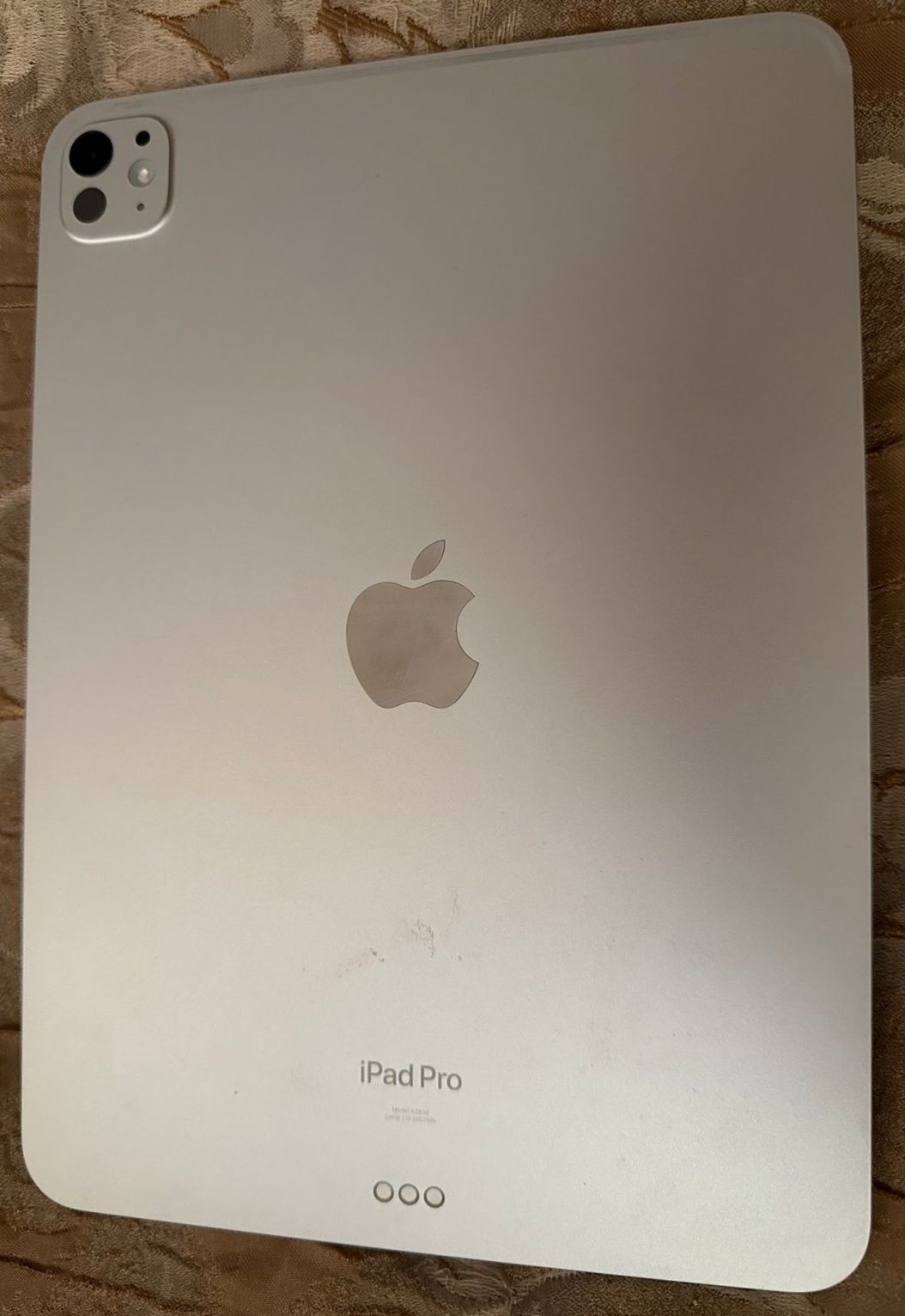 планшет Apple iPad Pro 2024 Wi-Fi A2836 (MVV93LL/A) 8ГБ, 256ГБ
