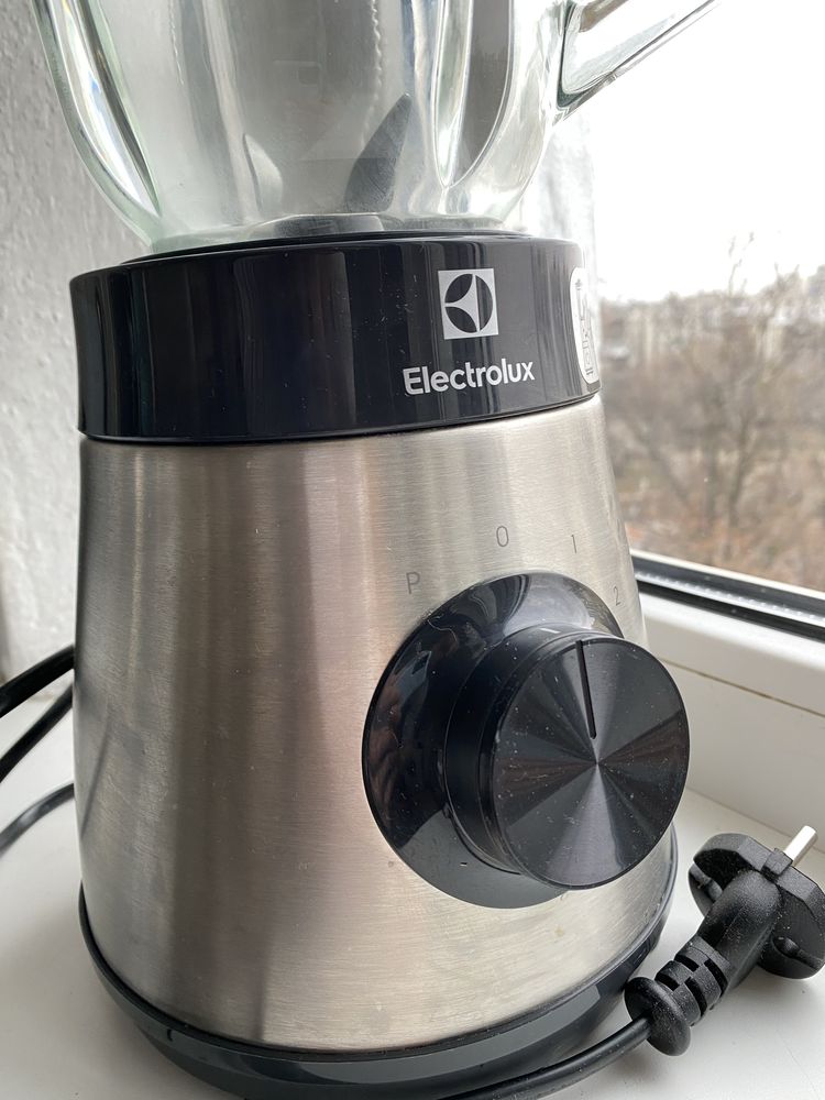 Блендер Electrolux