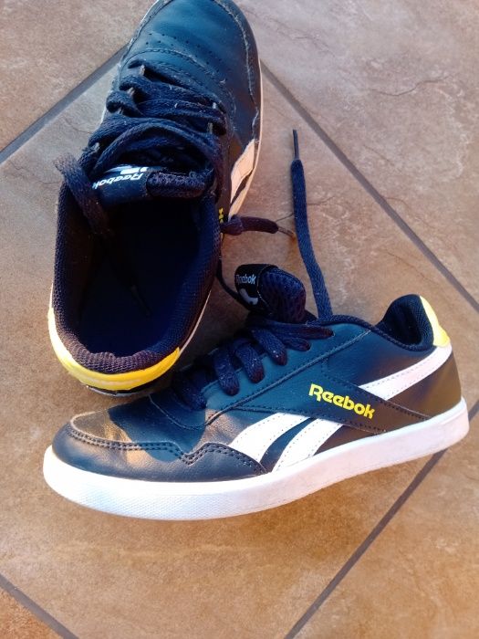 Buty chłopięce Reebok.