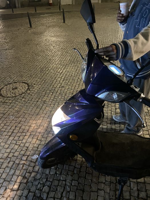 Moto elétrica (usada em bom estado)
