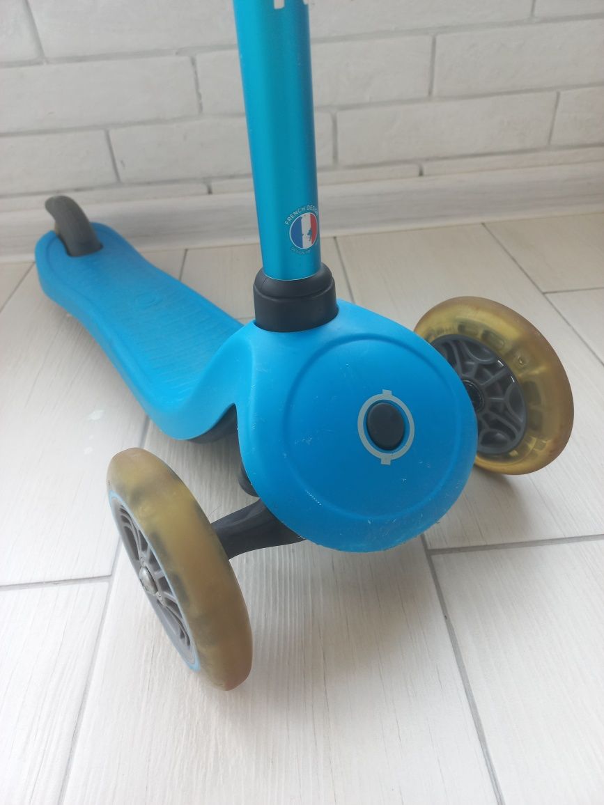 Самокат Globber Primo Lights блакитний