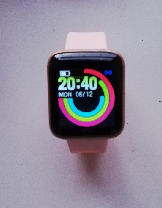 Nowy Smartwatch w kolorze różowym
