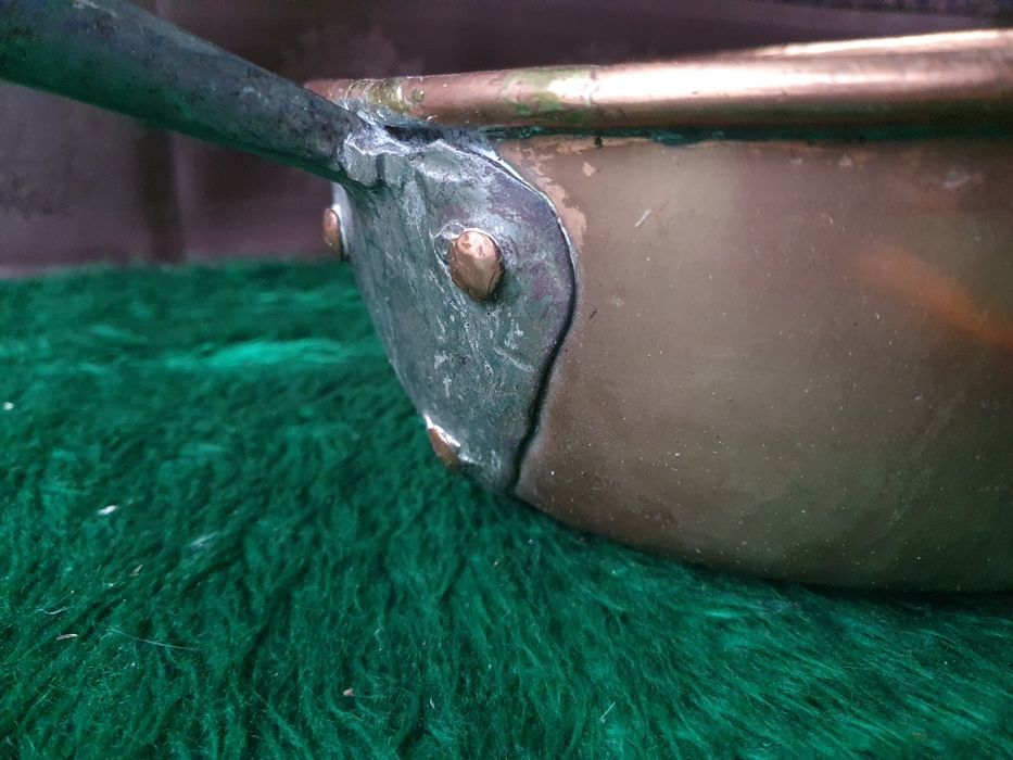 39. Chochla czerpak miedziany