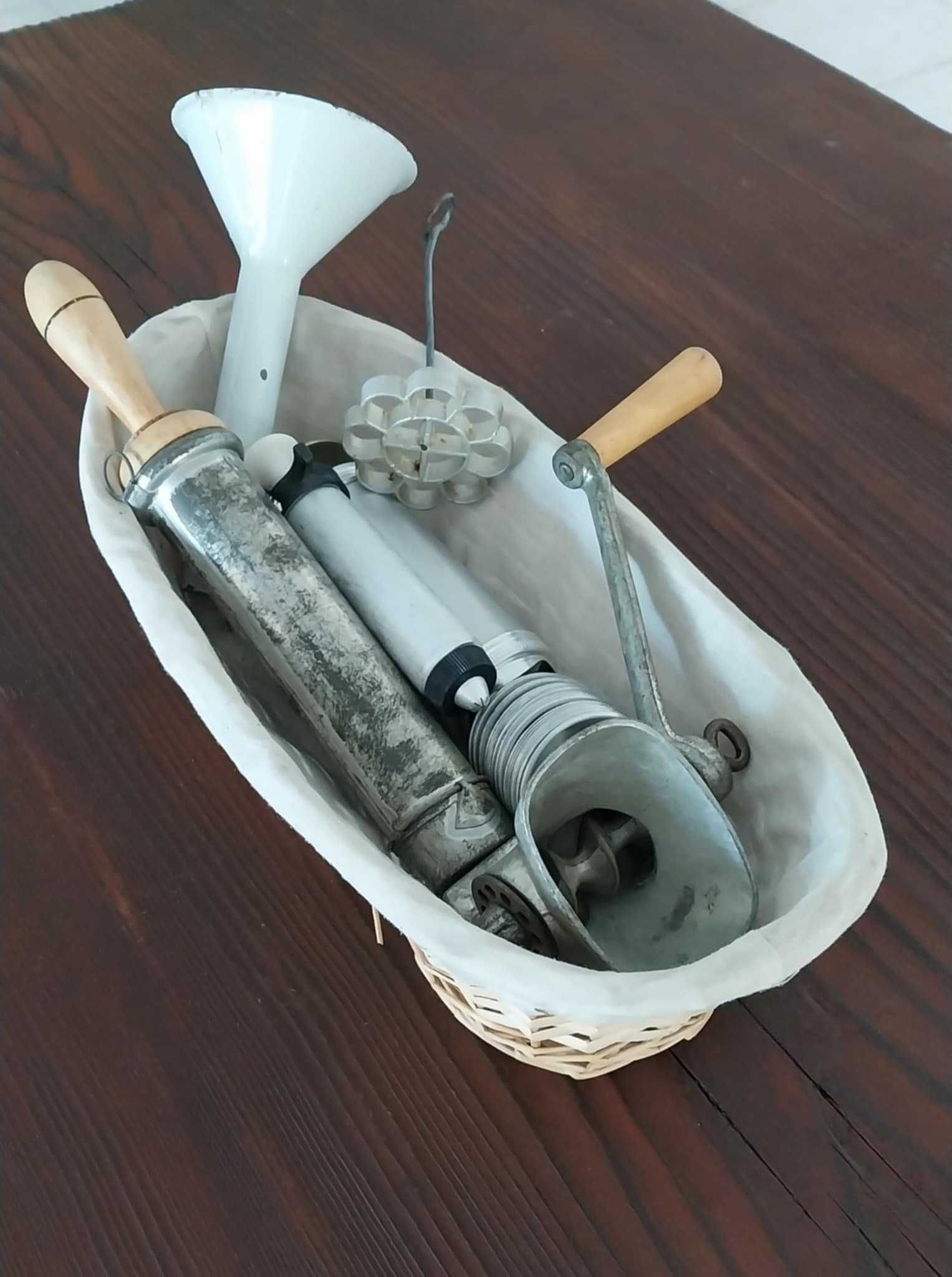 Açafate com vários Utensílios de Cozinha VINTAGE