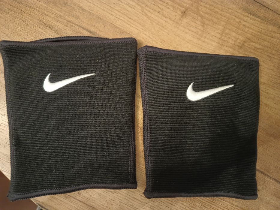 Nakolanniki Nike nowe