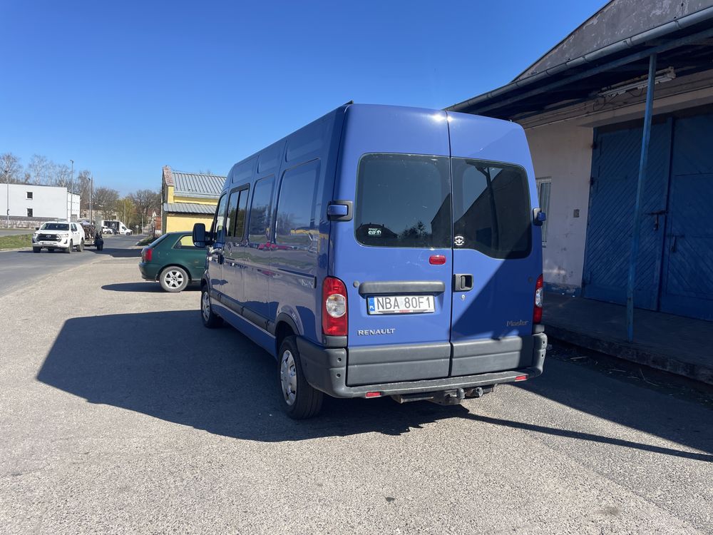 Renault Master 6 osób