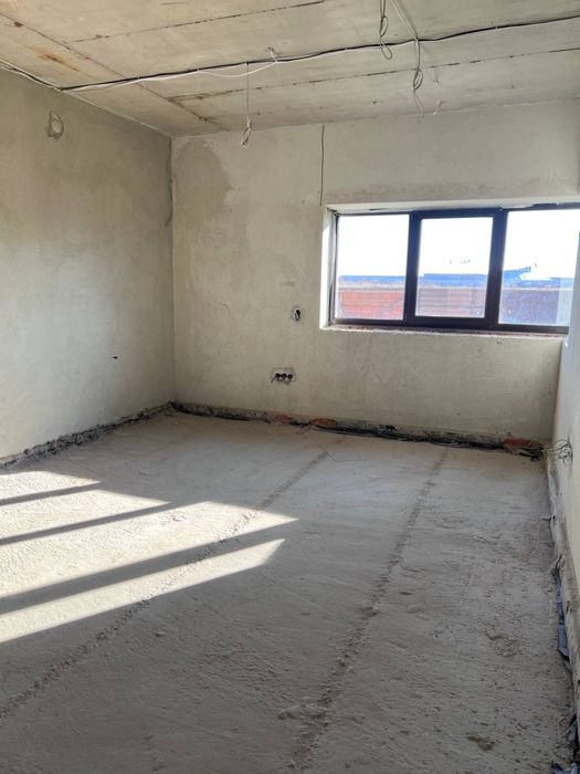 Продаж котеджу з власною ділянкою у с. Басівка