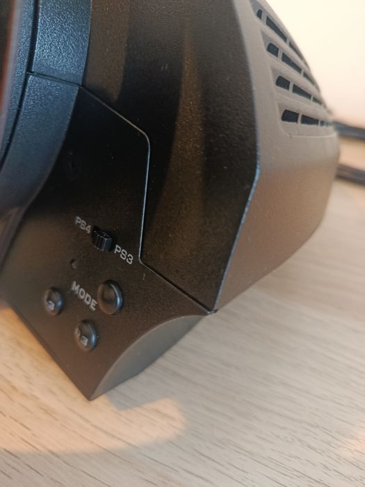 Simulador T150 + 3 pedais + pedais extra + luvas (separado)