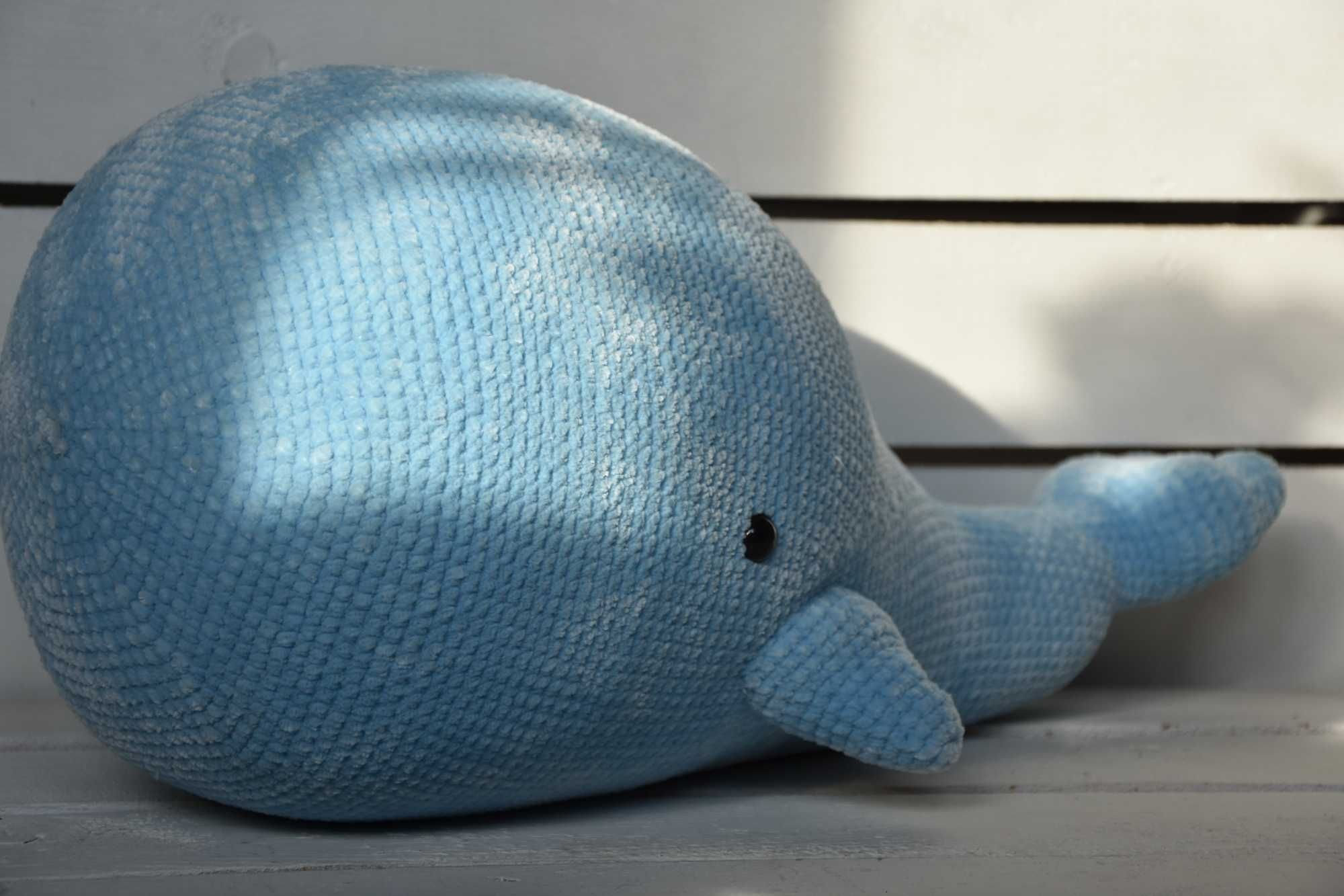 Wieloryb Bob - szydełkowa maskotka