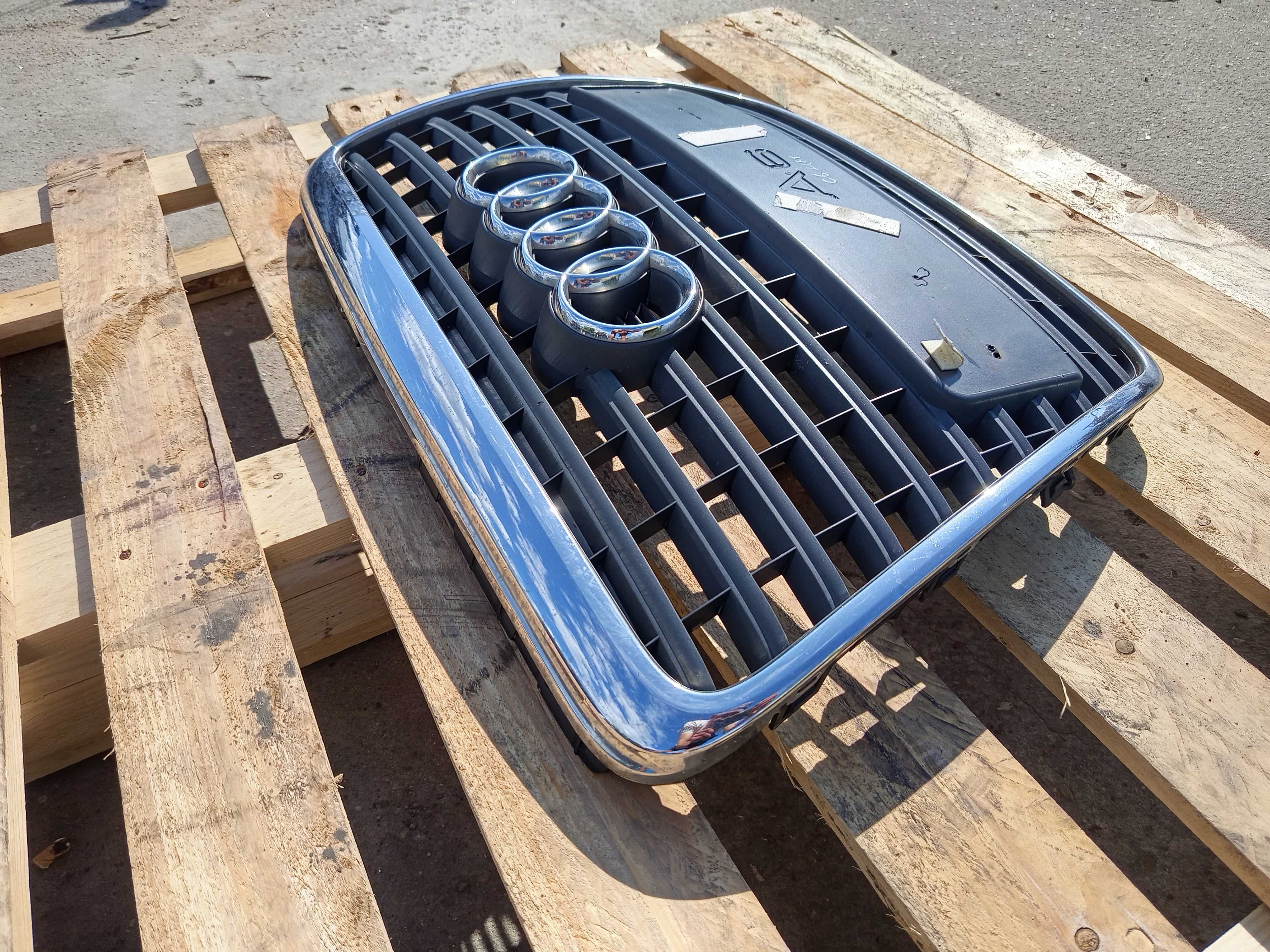 Gril Atrapa Chłodnic AUDI A6 C6 Lift 4F0.853.661AQ